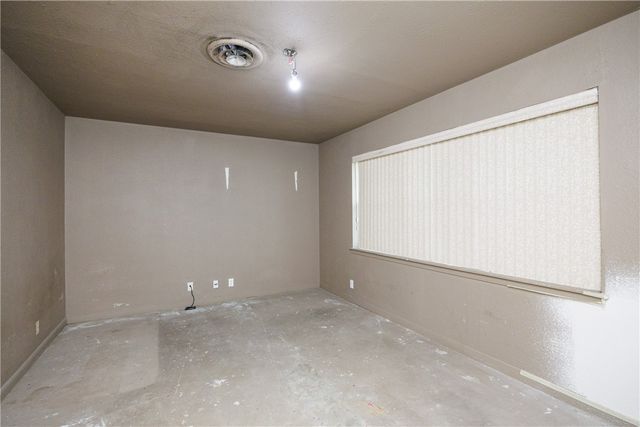 4506 White Oak Dr, Corpus Christi, TX 78410