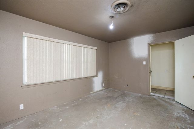 4506 White Oak Dr, Corpus Christi, TX 78410