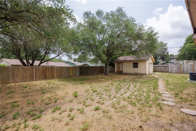 4506 White Oak Dr, Corpus Christi, TX 78410