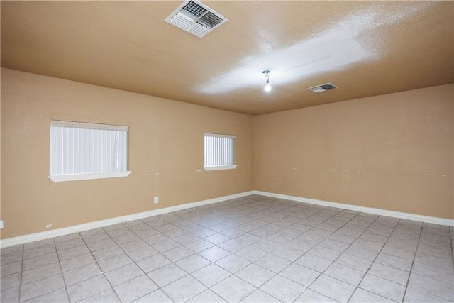 4506 White Oak Dr, Corpus Christi, TX 78410