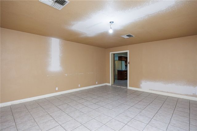 4506 White Oak Dr, Corpus Christi, TX 78410
