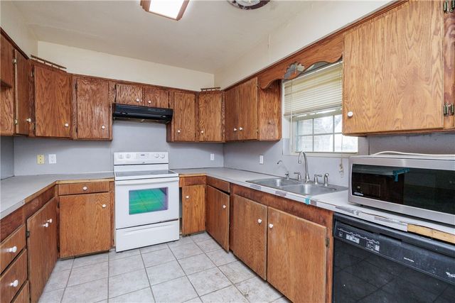 4506 White Oak Dr, Corpus Christi, TX 78410