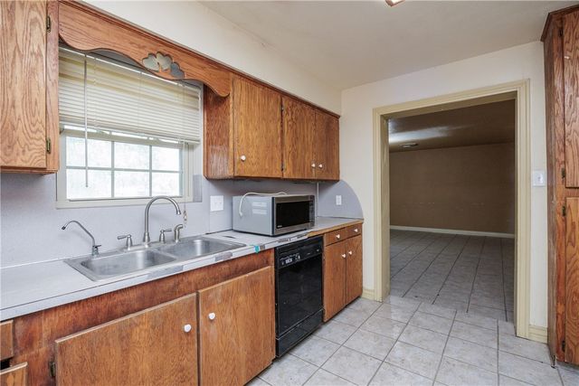 4506 White Oak Dr, Corpus Christi, TX 78410