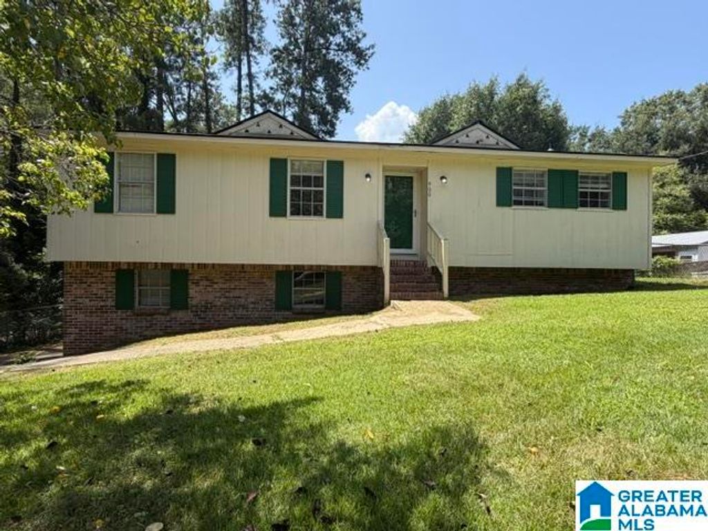 400 S HIGHLAND DRIVE, Warrior, AL 35180
