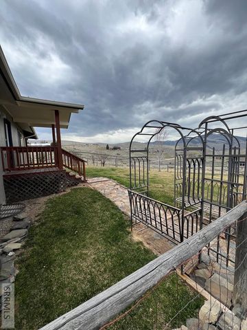 33 N Primrose Drive, Salmon, ID 83467