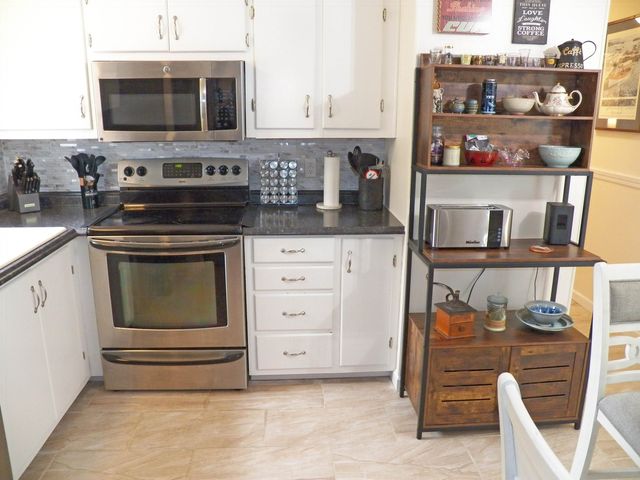 1 Woodgate Circle, Tilton, NH 03276