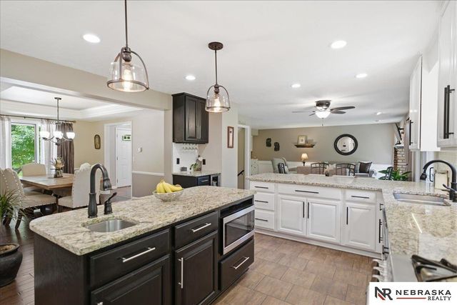 568 S 159th Avenue, Omaha, NE 68118