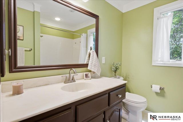 568 S 159th Avenue, Omaha, NE 68118