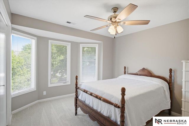 568 S 159th Avenue, Omaha, NE 68118