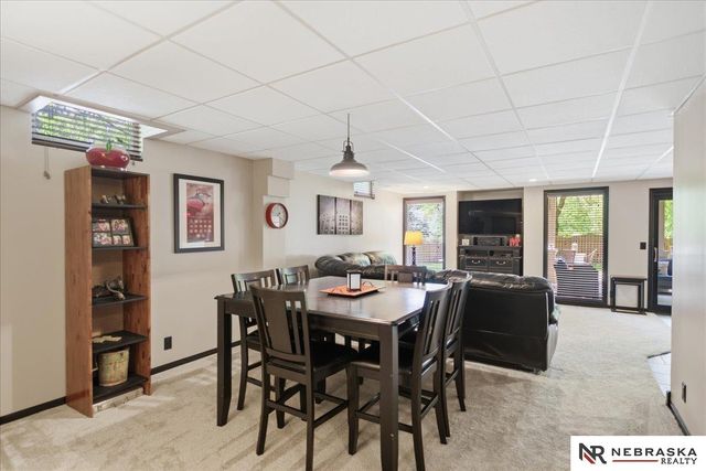 568 S 159th Avenue, Omaha, NE 68118