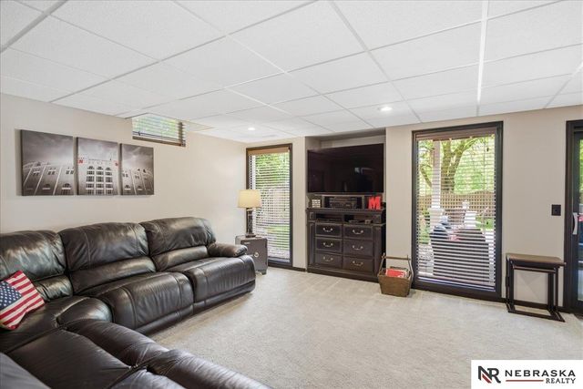 568 S 159th Avenue, Omaha, NE 68118