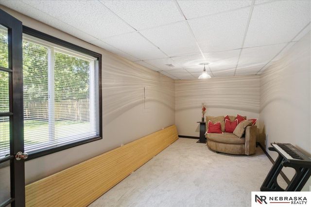 568 S 159th Avenue, Omaha, NE 68118