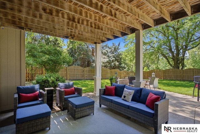 568 S 159th Avenue, Omaha, NE 68118