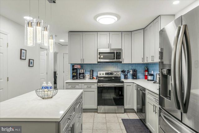 9407 JUNIPER DR, Tobyhanna, PA 18466