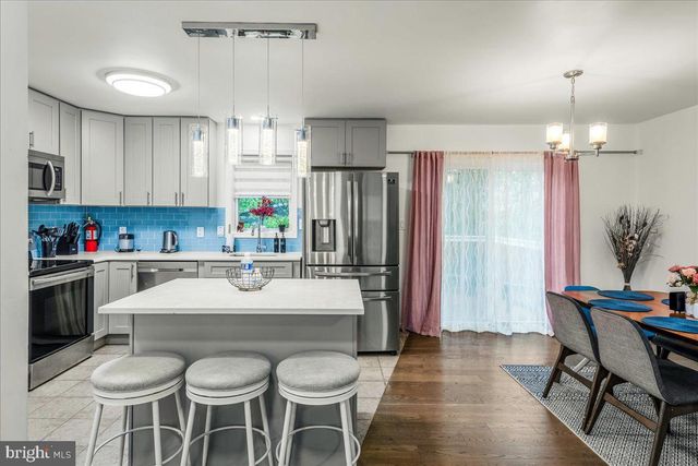 9407 JUNIPER DR, Tobyhanna, PA 18466