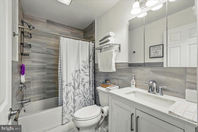 9407 JUNIPER DR, Tobyhanna, PA 18466