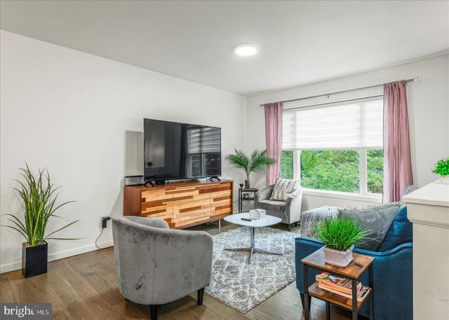 9407 JUNIPER DR, Tobyhanna, PA 18466