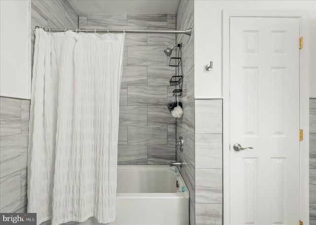 9407 JUNIPER DR, Tobyhanna, PA 18466