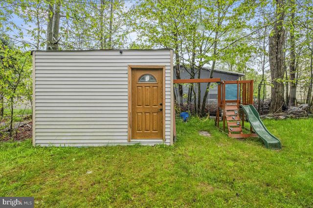 9407 JUNIPER DR, Tobyhanna, PA 18466