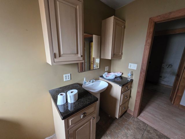 2418 Wetters Road, Bay City, MI 48708