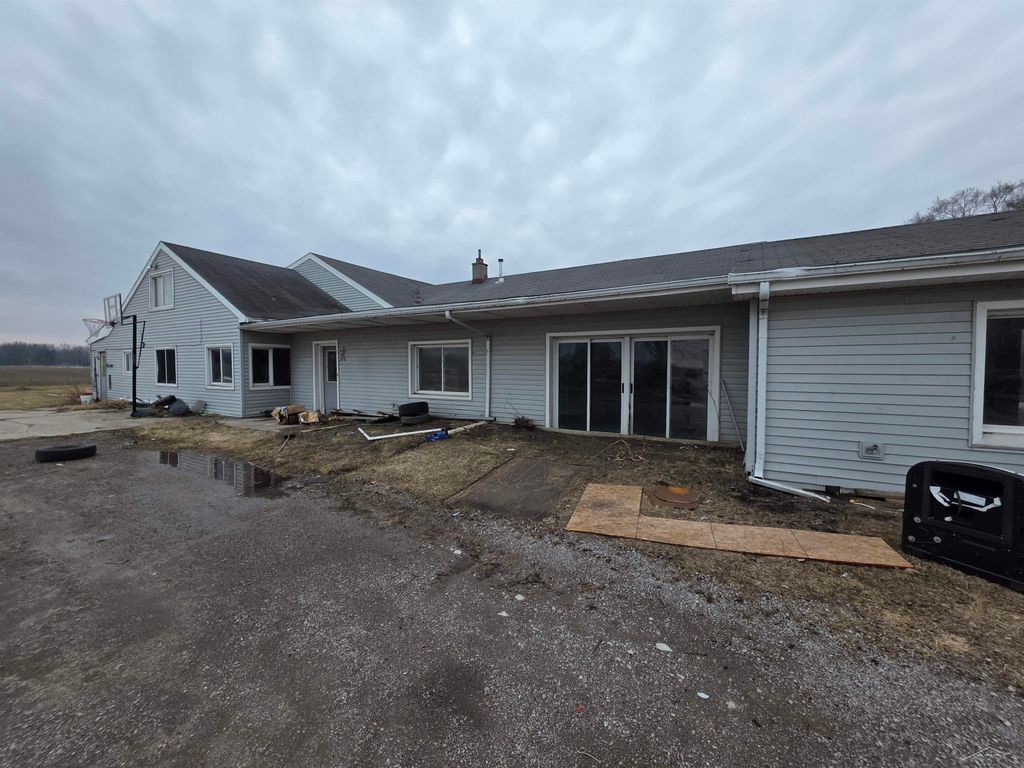 2418 Wetters Road, Bay City, MI 48708