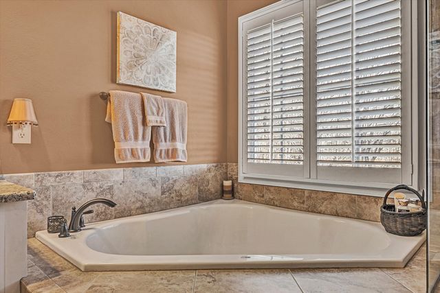 5852 Salisbury DR, Roanoke, VA 24018