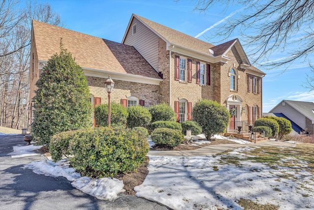 5852 Salisbury DR, Roanoke, VA 24018