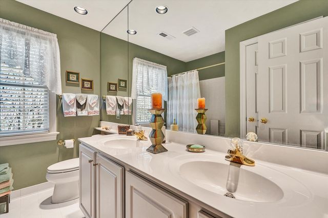 5852 Salisbury DR, Roanoke, VA 24018