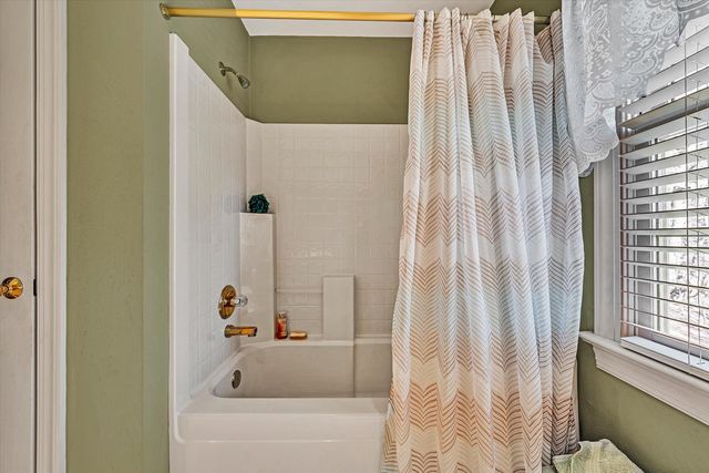 5852 Salisbury DR, Roanoke, VA 24018