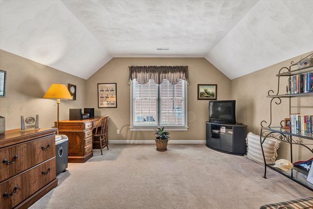 5852 Salisbury DR, Roanoke, VA 24018