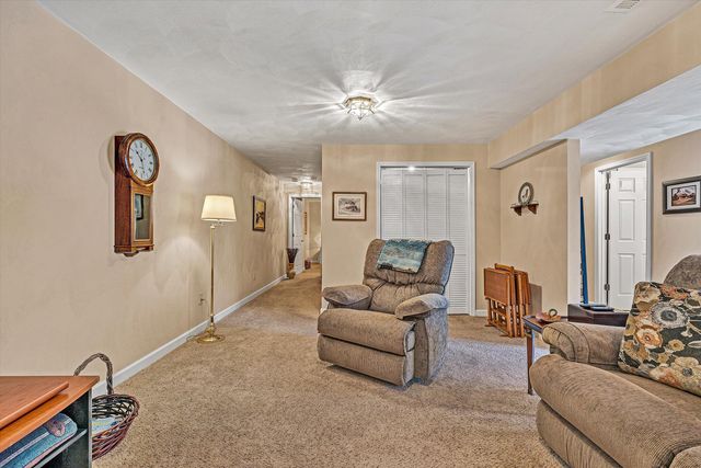 5852 Salisbury DR, Roanoke, VA 24018