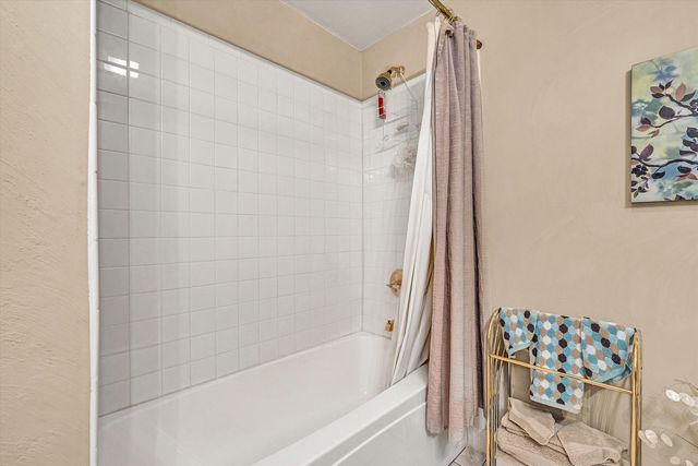 5852 Salisbury DR, Roanoke, VA 24018