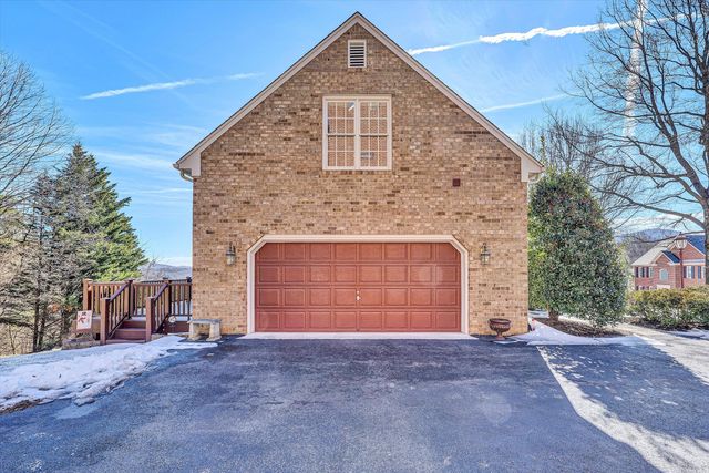 5852 Salisbury DR, Roanoke, VA 24018