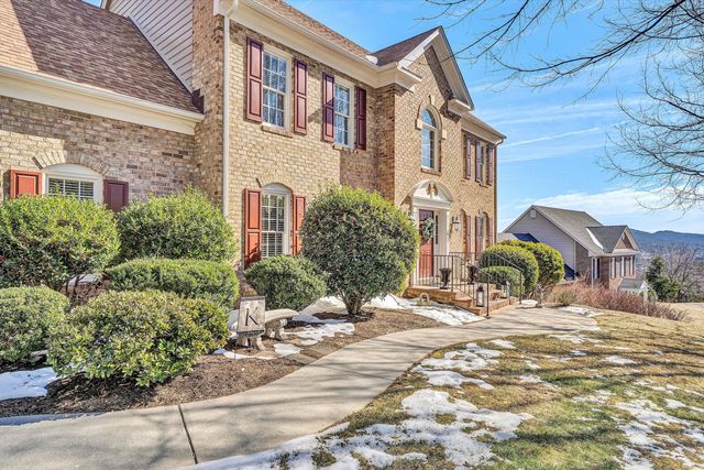 5852 Salisbury DR, Roanoke, VA 24018