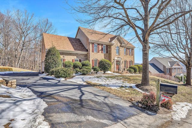 5852 Salisbury DR, Roanoke, VA 24018