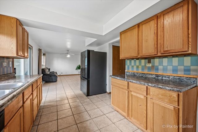 1755 Mission Hills Drive, Elgin, IL 60123