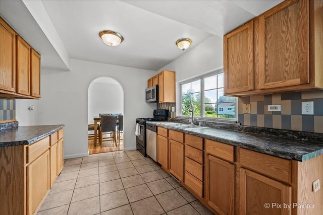 1755 Mission Hills Drive, Elgin, IL 60123
