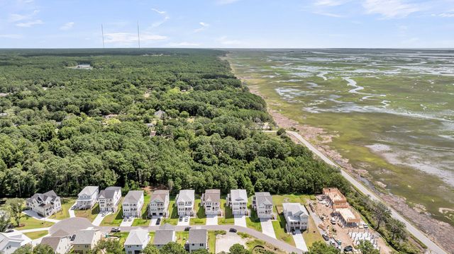 1014 Capersview Court, Awendaw, SC 29429