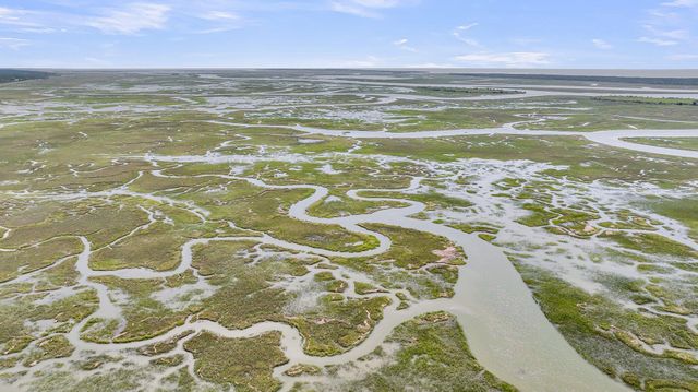 1014 Capersview Court, Awendaw, SC 29429