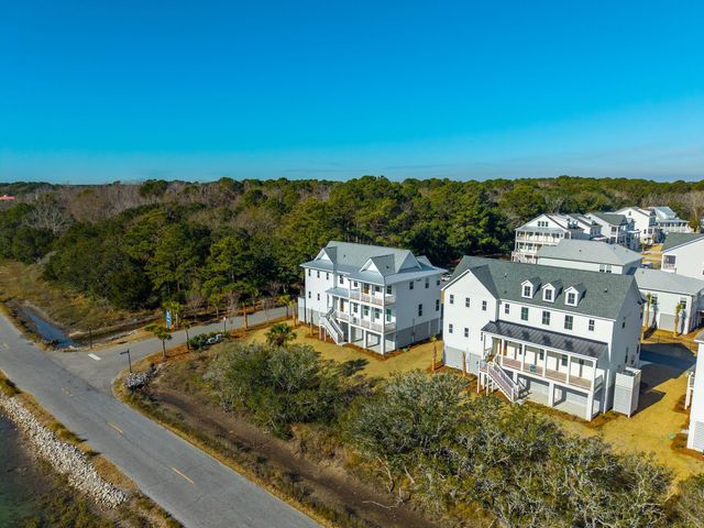 1014 Capersview Court, Awendaw, SC 29429