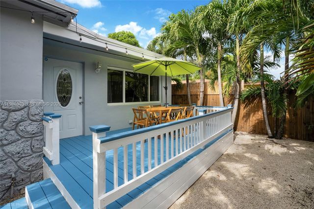 113 SW 2nd Street, Hallandale Beach, FL 33009