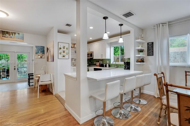 113 SW 2nd Street, Hallandale Beach, FL 33009