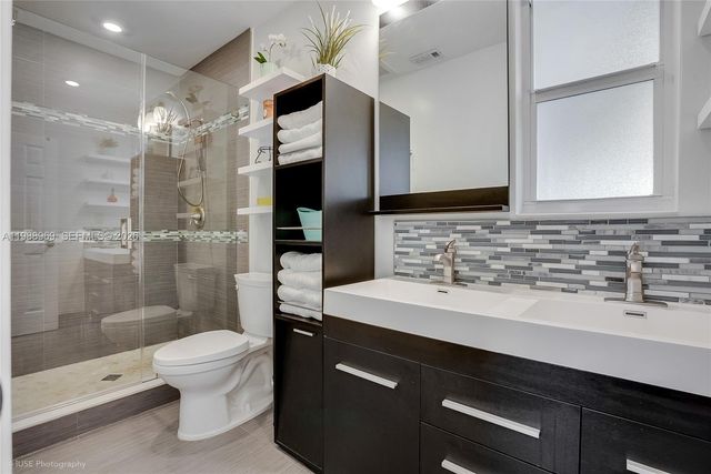 113 SW 2nd Street, Hallandale Beach, FL 33009