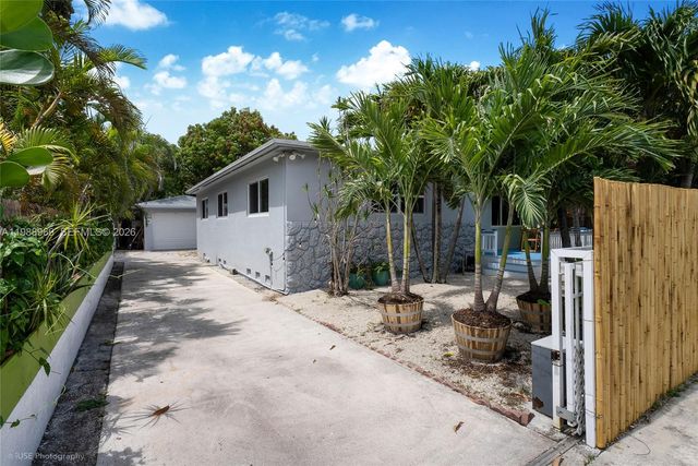 113 SW 2nd Street, Hallandale Beach, FL 33009