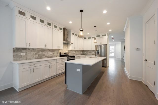 3911 S Calumet Avenue, Chicago, IL 60653