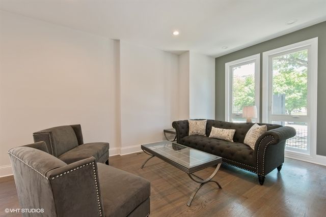 3911 S Calumet Avenue, Chicago, IL 60653