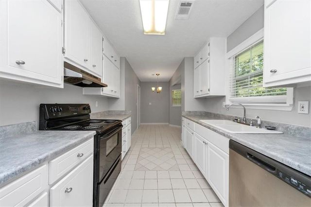 6715 ALVAN Court, Riverdale, GA 30296
