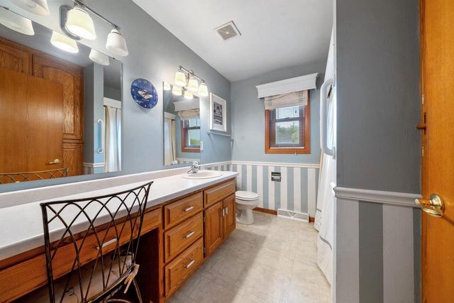 614 STONEHEDGE ROAD, Green Bay, WI 54302