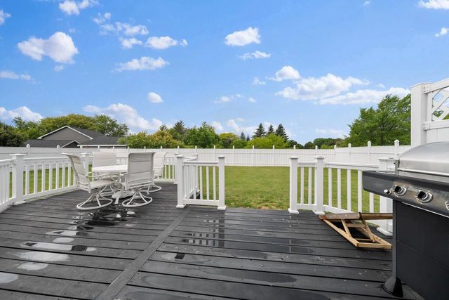 614 STONEHEDGE ROAD, Green Bay, WI 54302