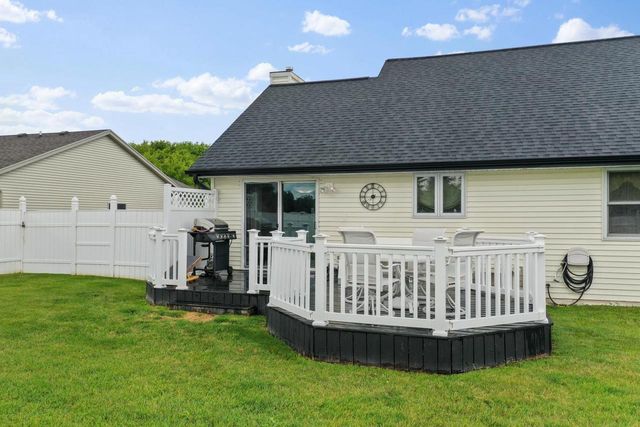 614 STONEHEDGE ROAD, Green Bay, WI 54302